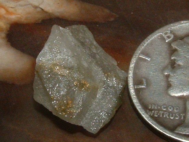 GREY GOLD QUARTZ SPECIMEN .86 GRAM CALIFORNIA GOLD AND QUARTZ