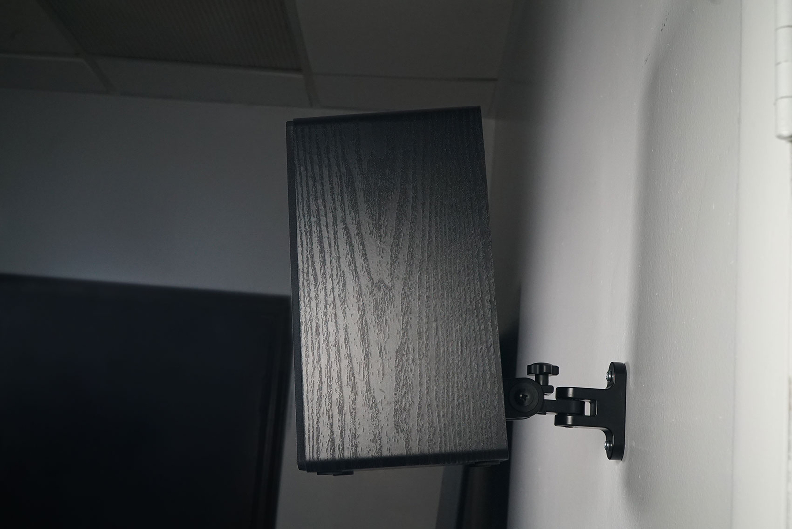 2) Rockville RHSB4 Hidden Wall Mount Swivel Satellite/Bookshelf Speaker Brackets