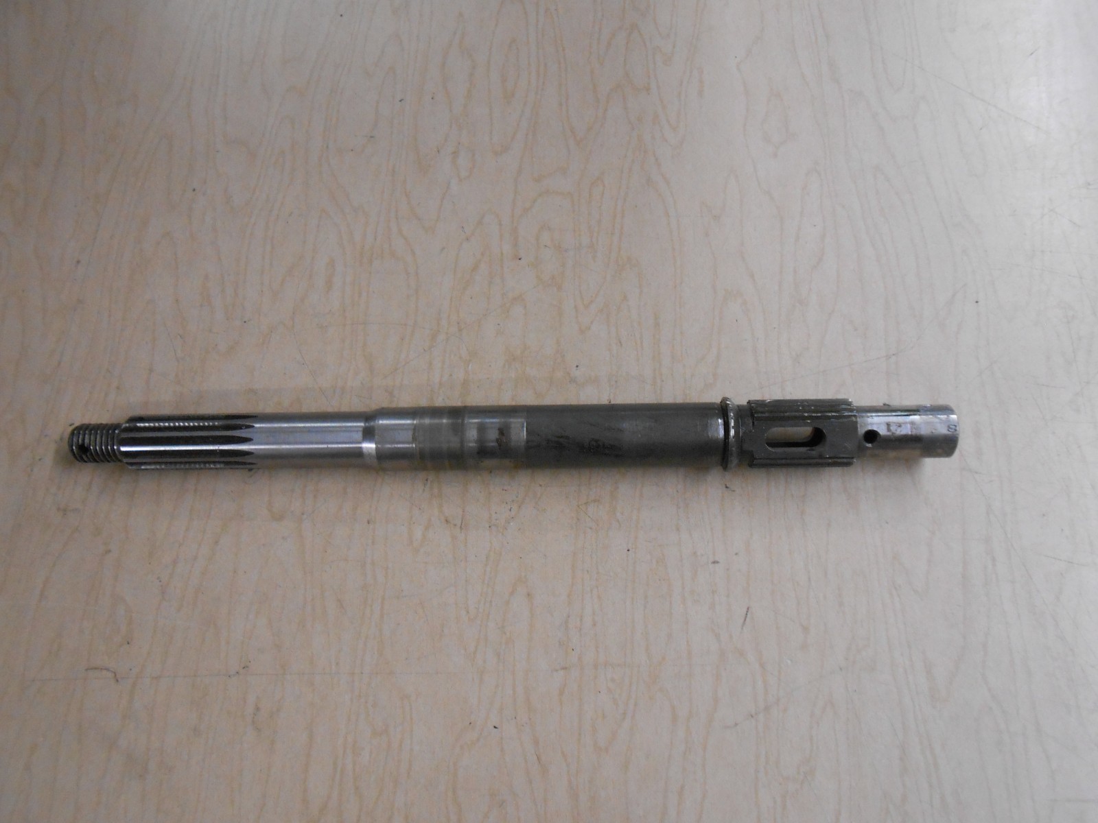 397541, 439138 Evinrude 1996 50hp Outboard propeller shaft T176