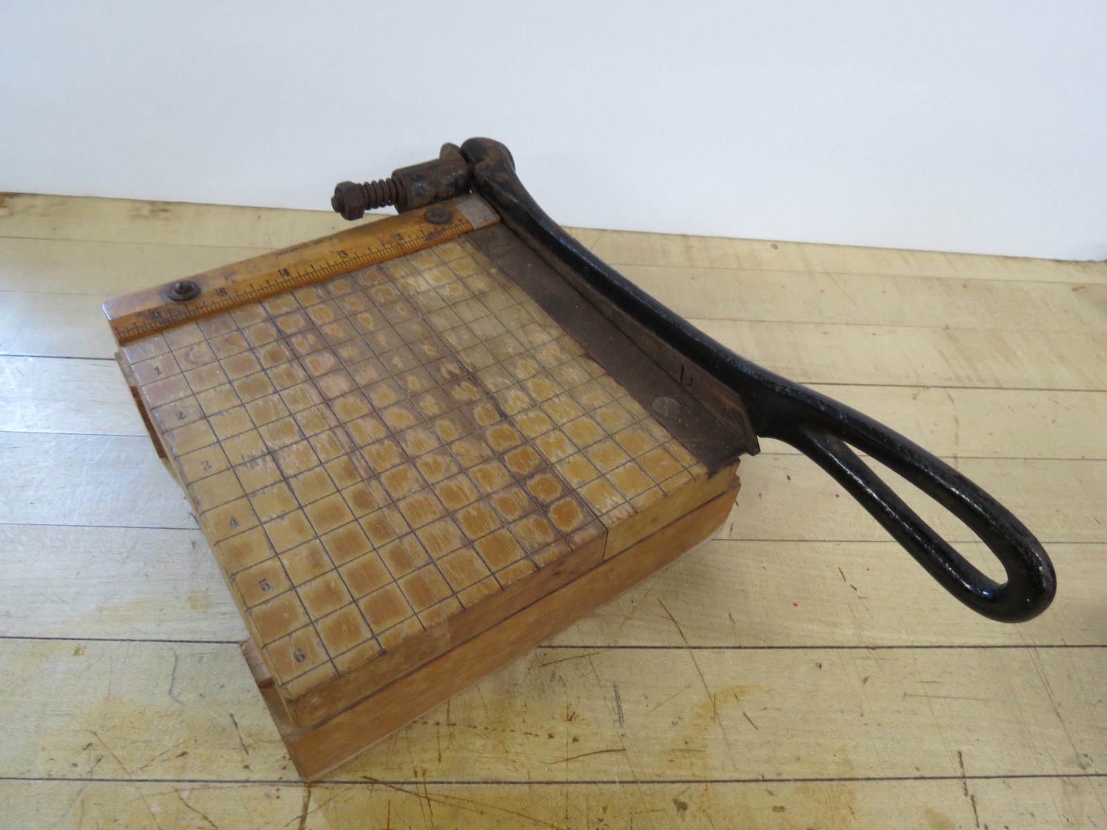 VINTAGE INGENTO #1 PAPER CUTTER 6 INCH
