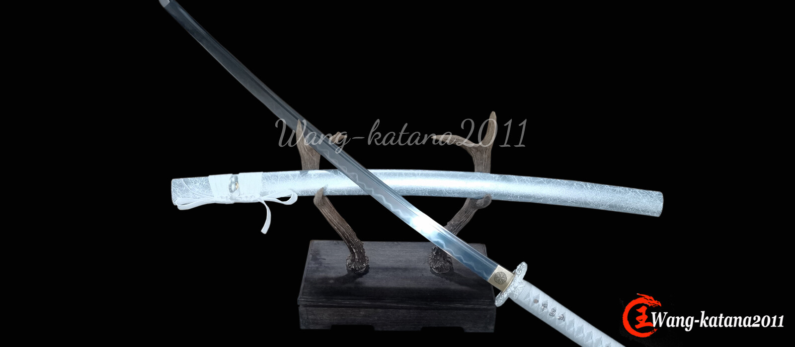 Elegant Silver Dragon Katana Clay Tempered T10 Japanese Samurai Functional Sword