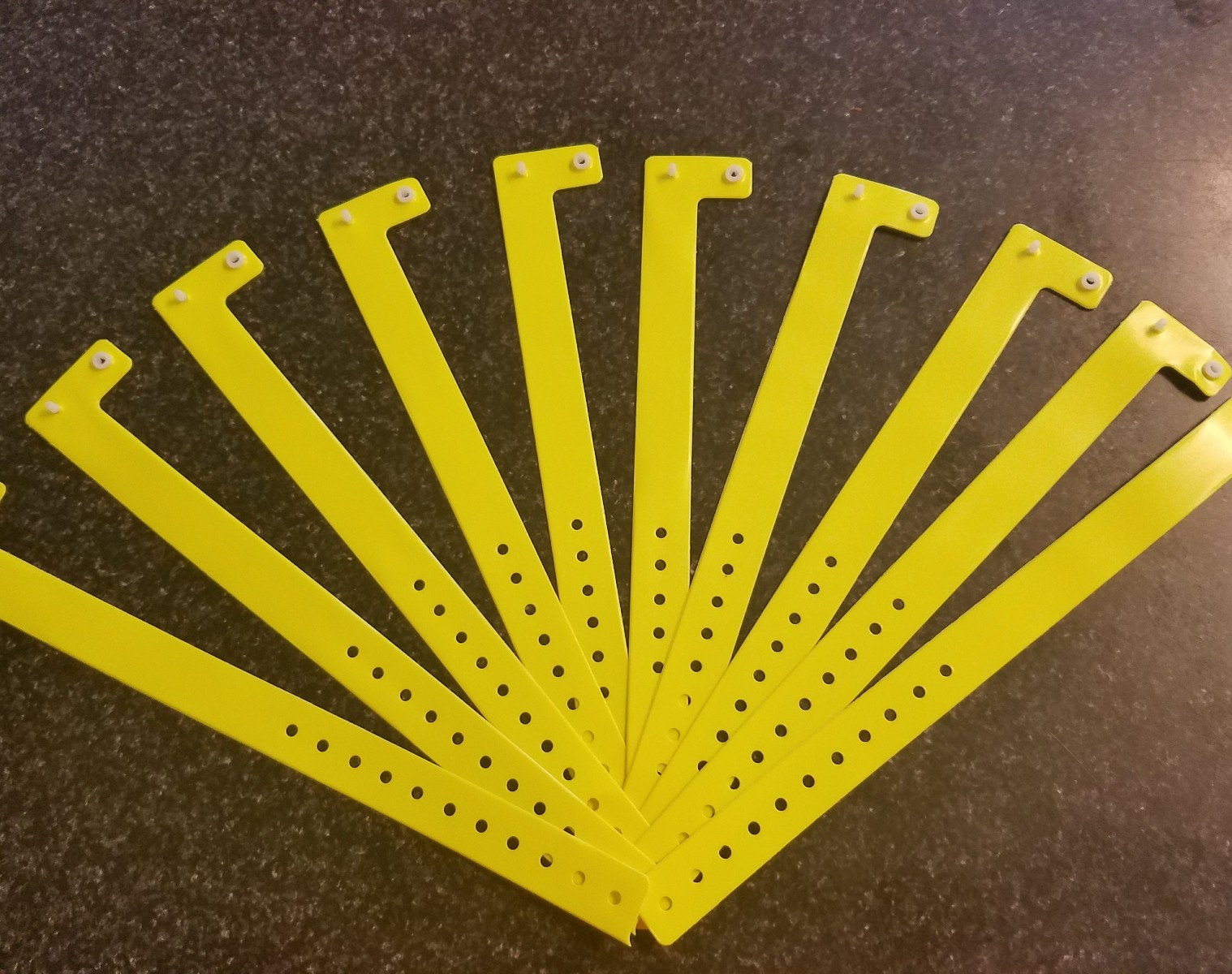 25  3/4"  NEON YELLOW  PLASTIC/ VINYL WRISTBANDS, WRISTBANDS FOR EVENTS,