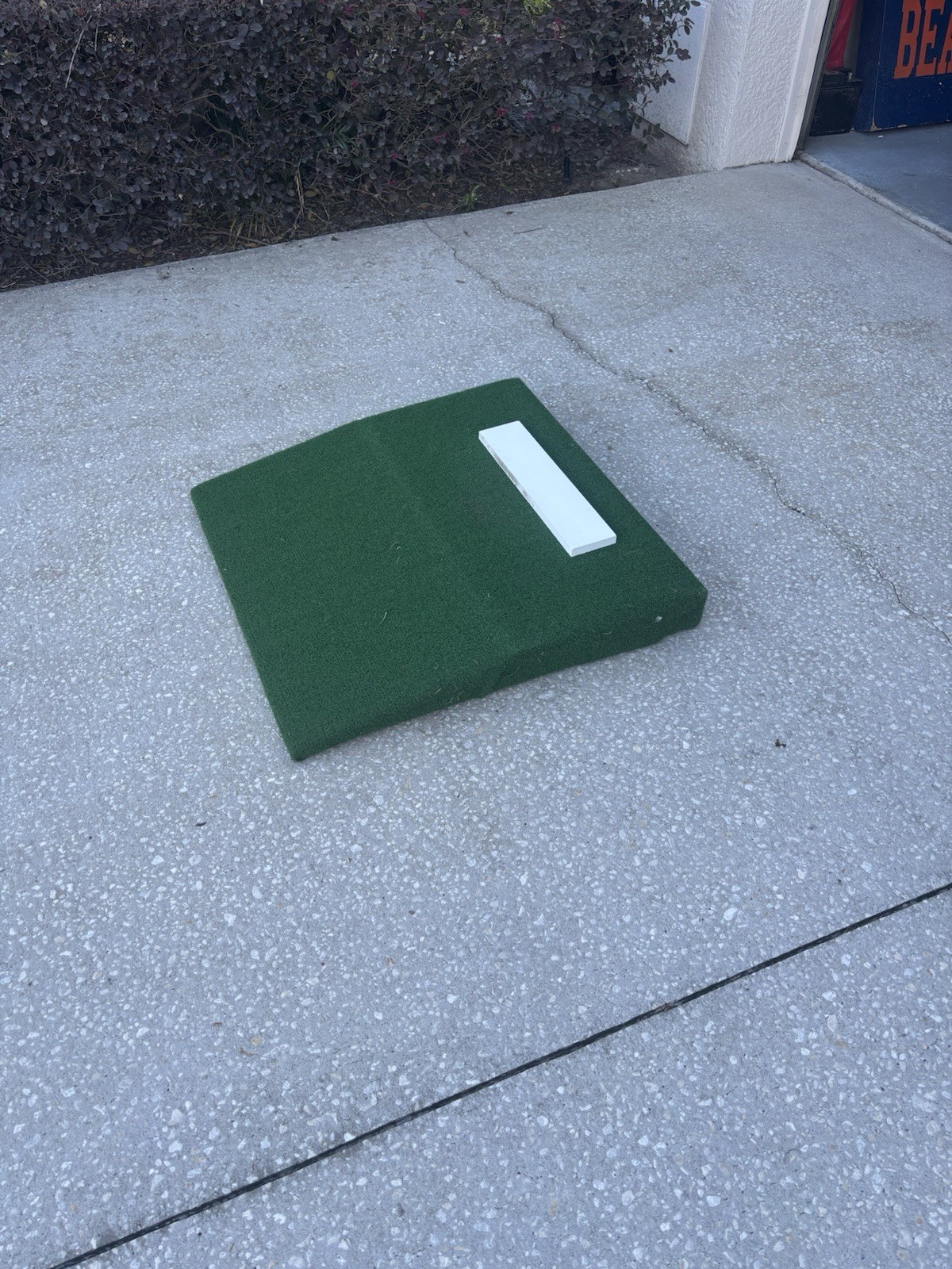 PITCHER PERFECT Portable Pitching Mound