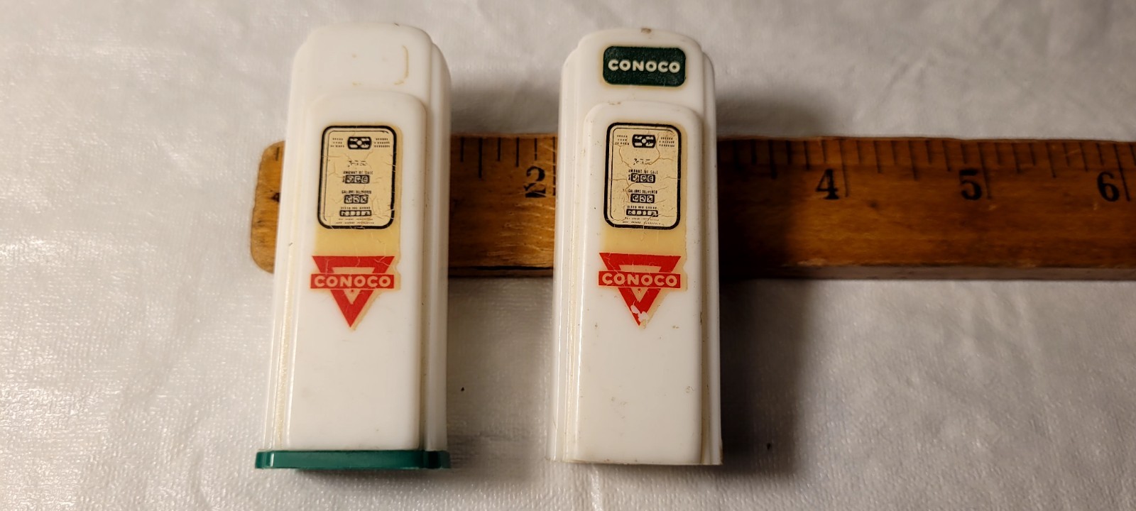 CONOCO Oil Gas Pump Salt and Pepper Shaker Set Vintage 1950s Green and White