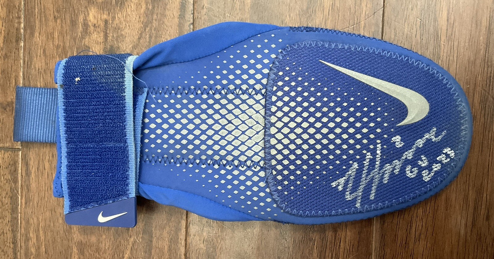 Nico Hoerner 2023 GAME USED SLIDING MITT Cubs autograph SIGNED Inscribed