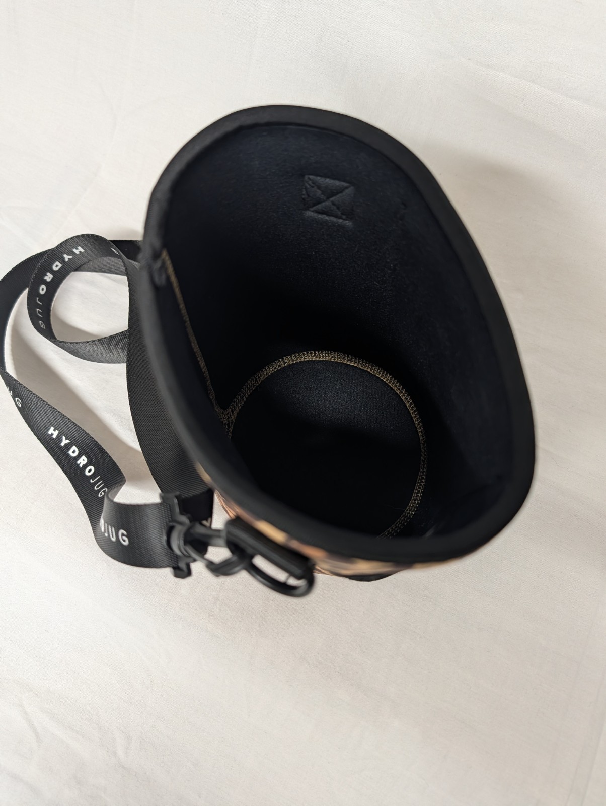 Hydrojug Sleeve With Black Strap Leopard Print