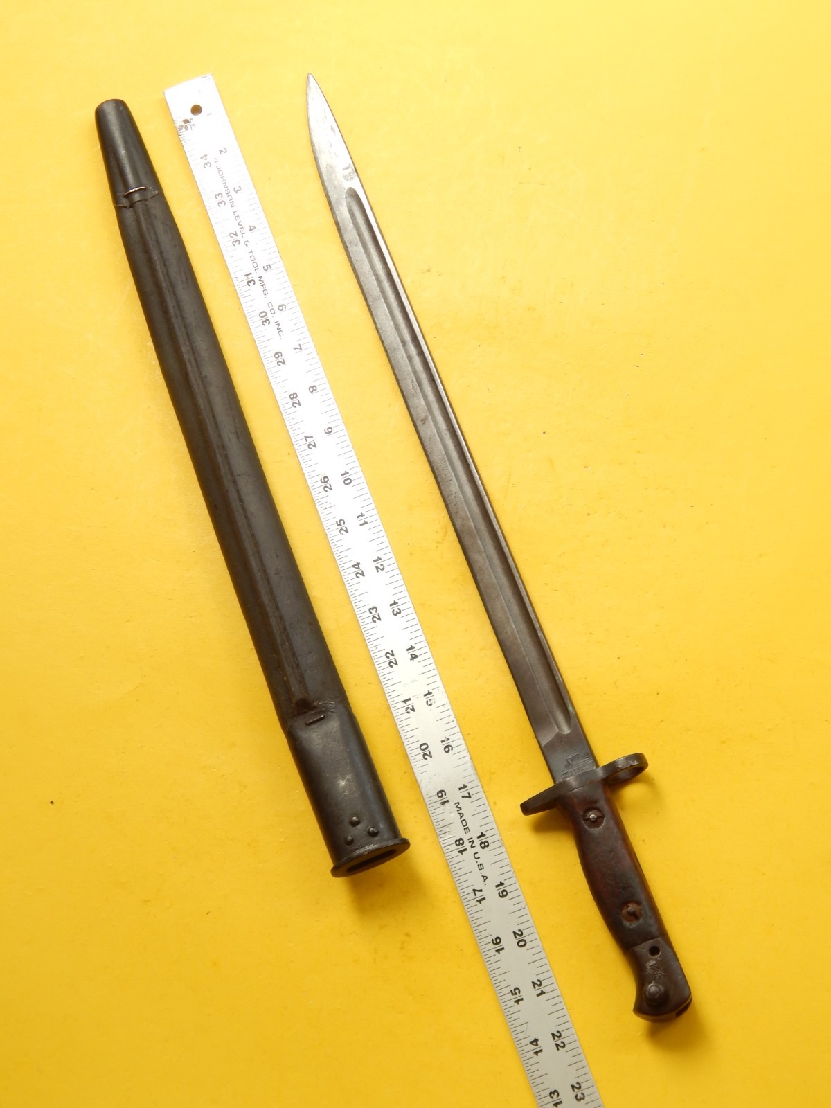 NICE ENFIELD 1907- Mk111 SWORD BAYONET /SCABBARD - CHAPMAN. - Unit Marked `