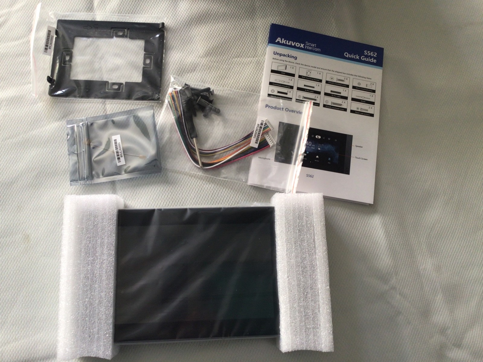 AKUVOX S562 Luxury Smart Indoor Monitor 7” Smart intercom for Home Integration