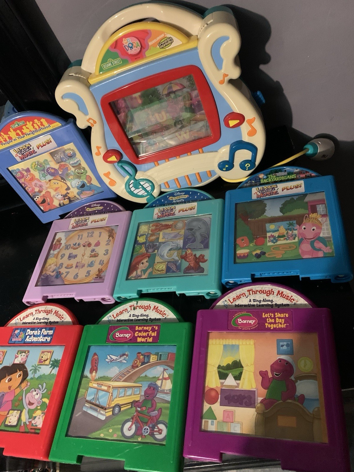 2002 Fisher Price Mattel Learn Through Music Interactive System W 8 Cartridges