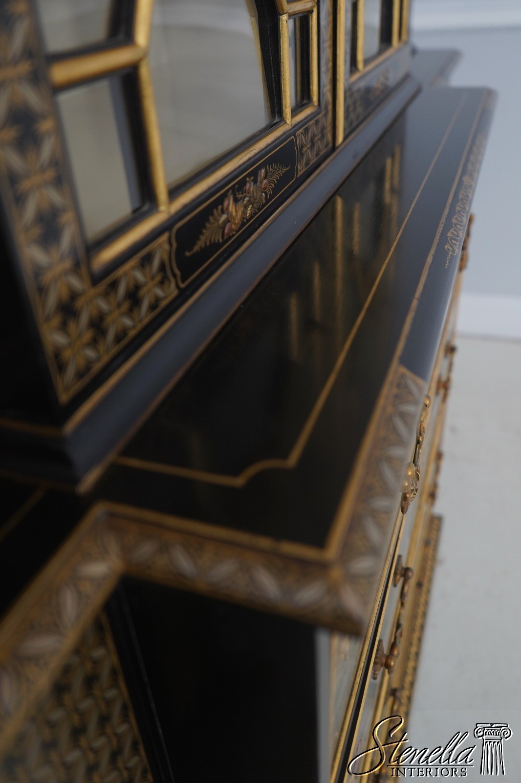 L71522: S. HILLIE English Made Chinoiserie Breakfront Bookcase