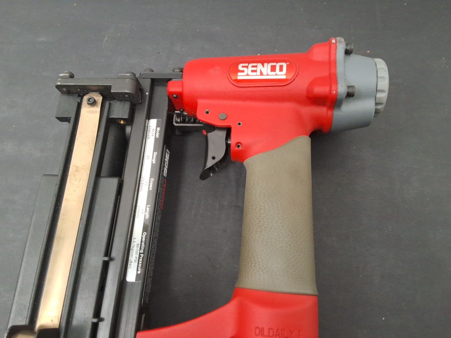 Senco BC58 Button Cap Staple Gun 21GA