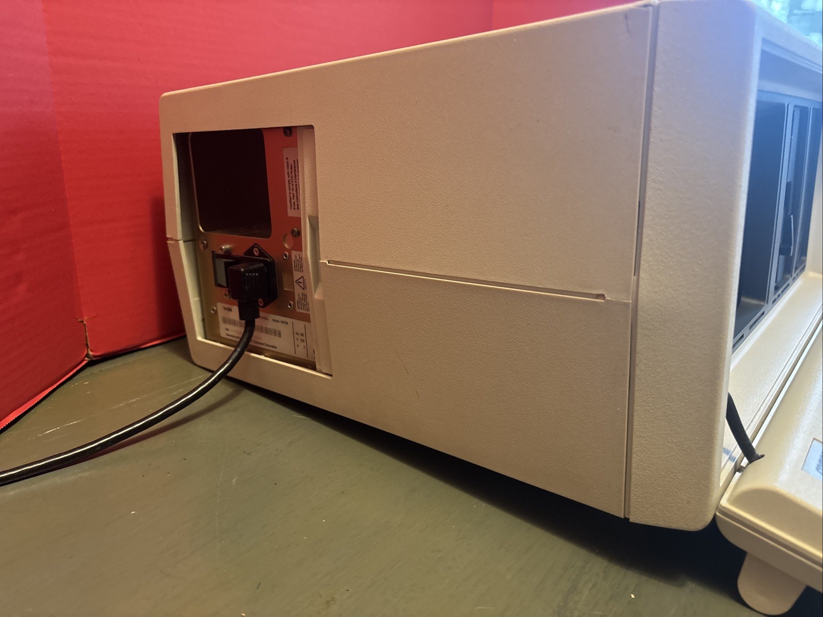 Vintage Compaq Portable Model 101709 Computer. Powers On. As Is.