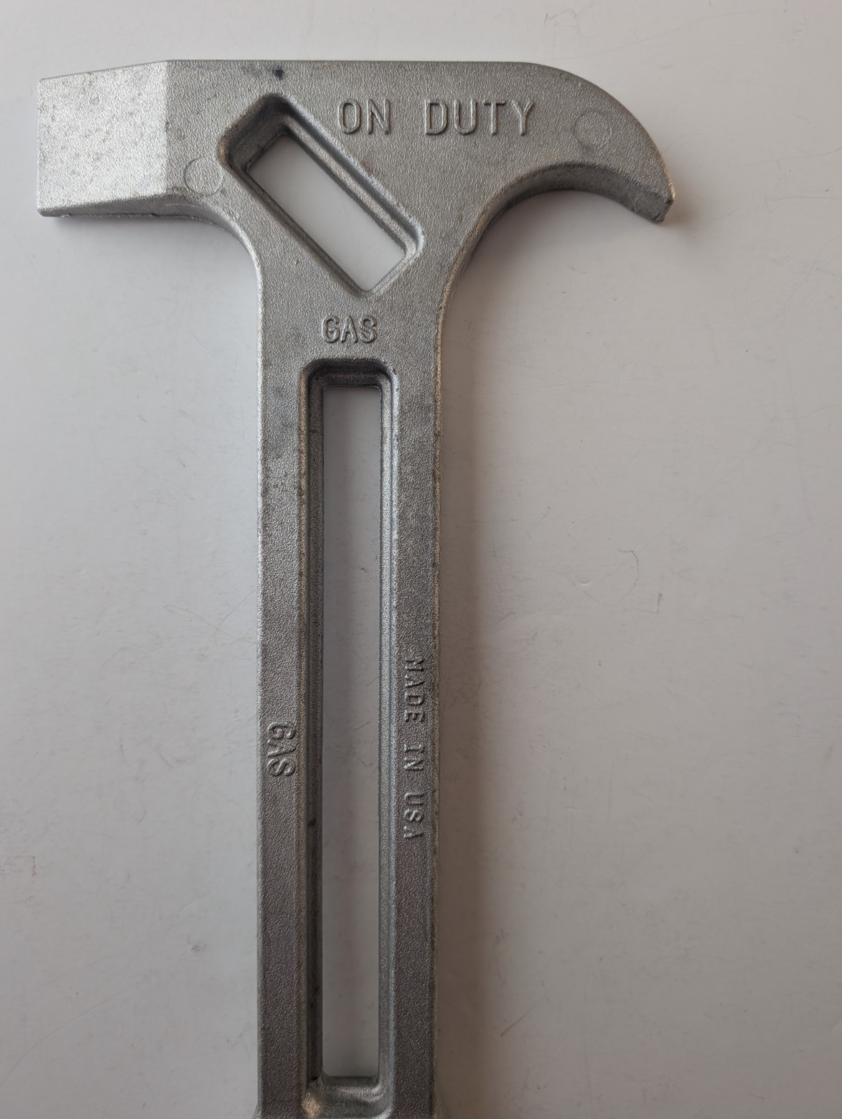 UTILITIES WRENCH / TOOL GAS & WATER SHUT OFF / ON ~ U.S.A ~ ON DUTY 4 In 1