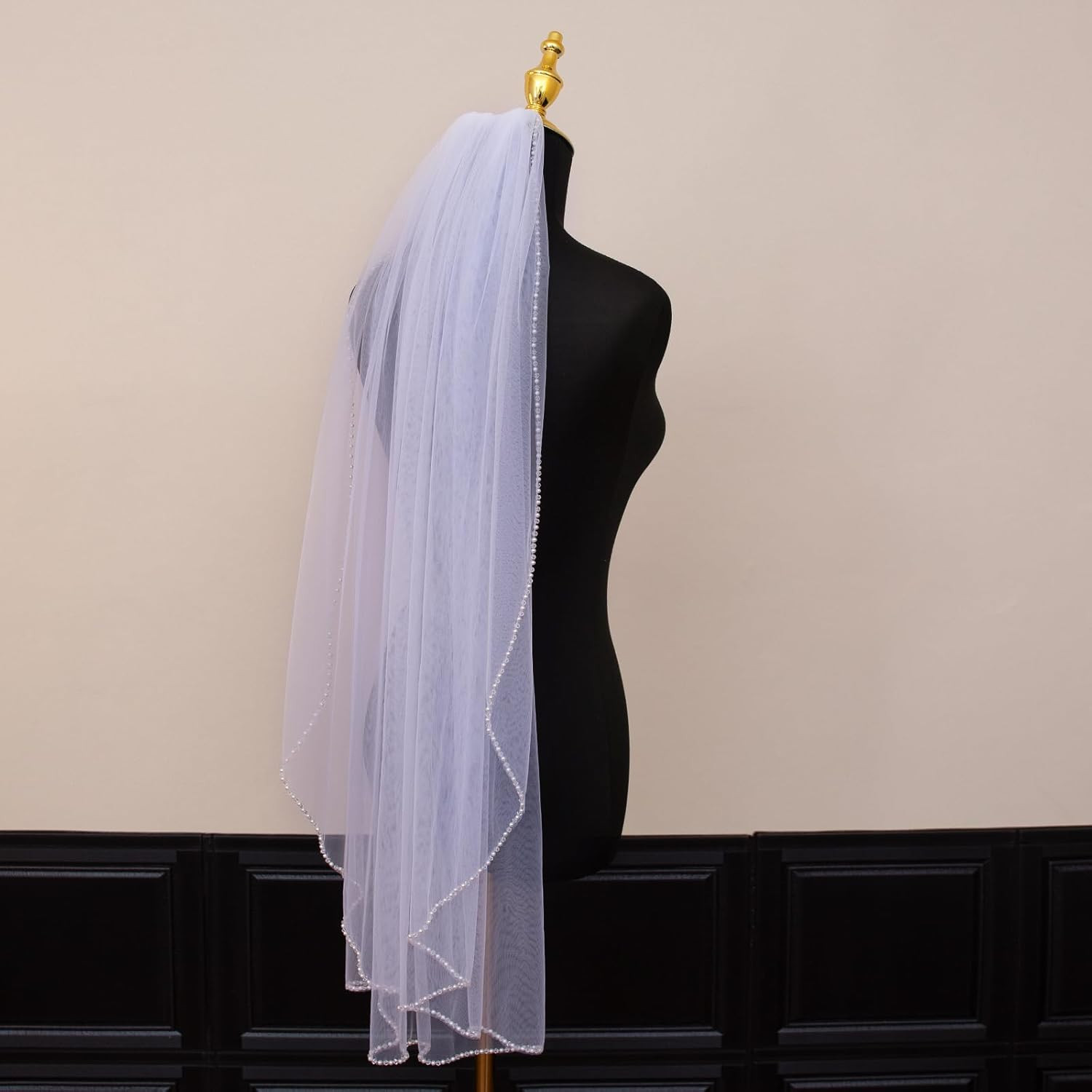Bridal Veil Pearl Beaded Edge Fingertip Length Wedding Veil for Women White 3...