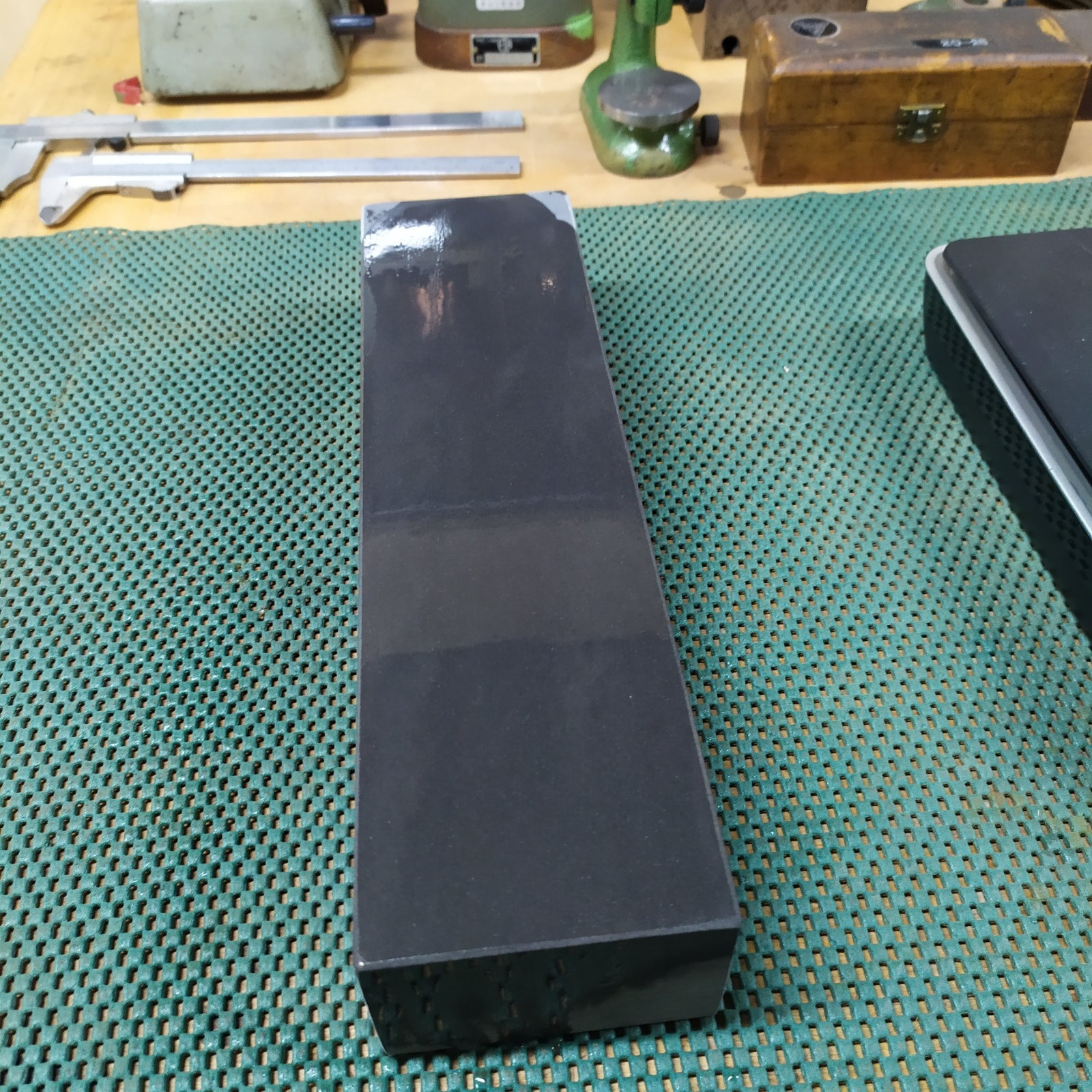 FRENCH Pyrenees NATURAL SHARPENING STONE, LARGE SIZE BIG BLOCK 7.1 lbs RARE !!!!