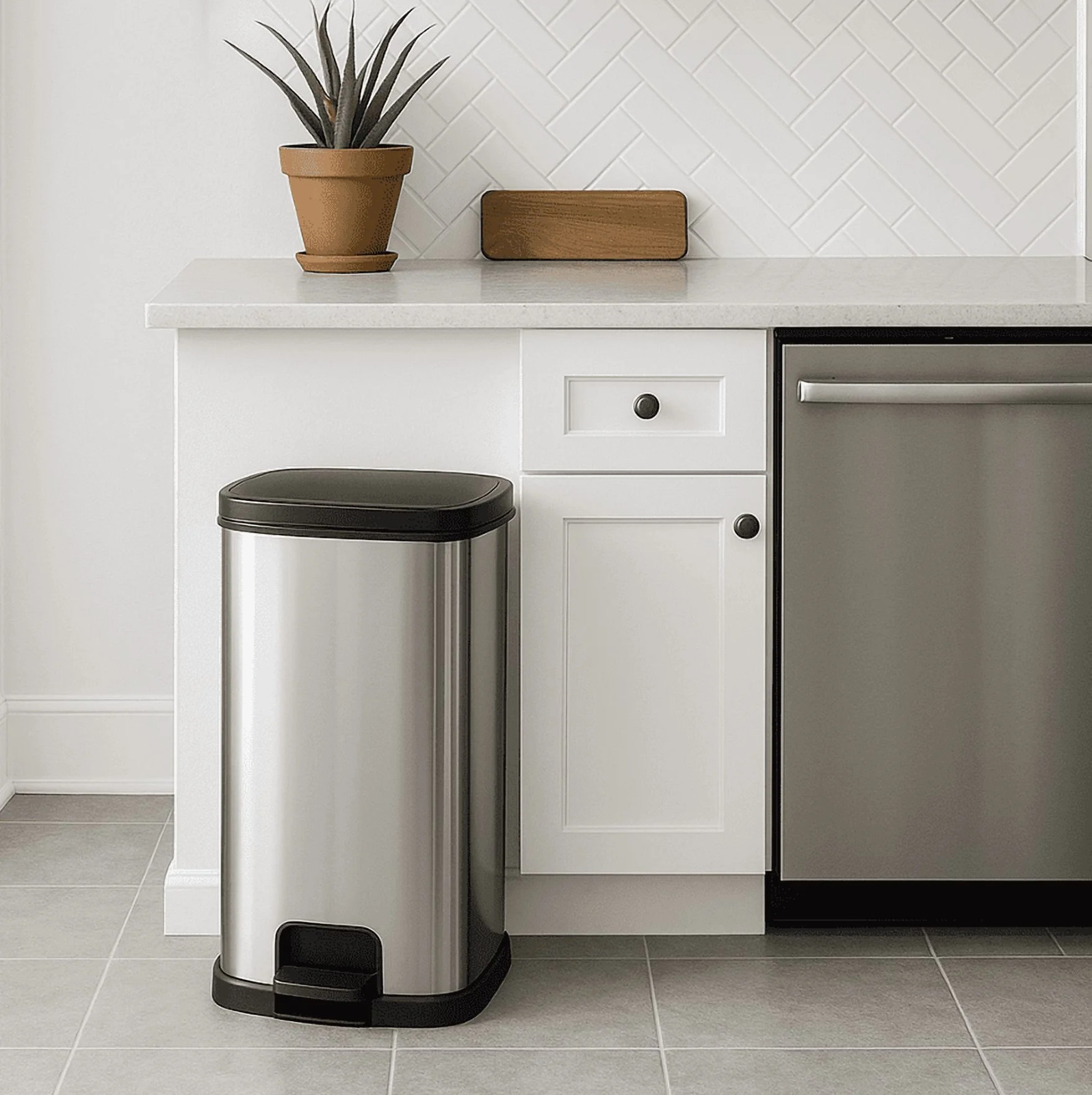 Kitchen Trash Can, 13.2 Gallon Plastic Step Garbage Bin with Lid, Silver