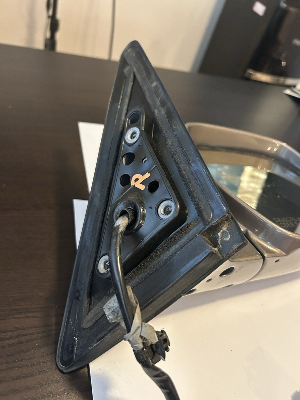 Lexus- LX470 Passenger Side Rear View Mirror Gold:4M9 87910-60850 1998-2002