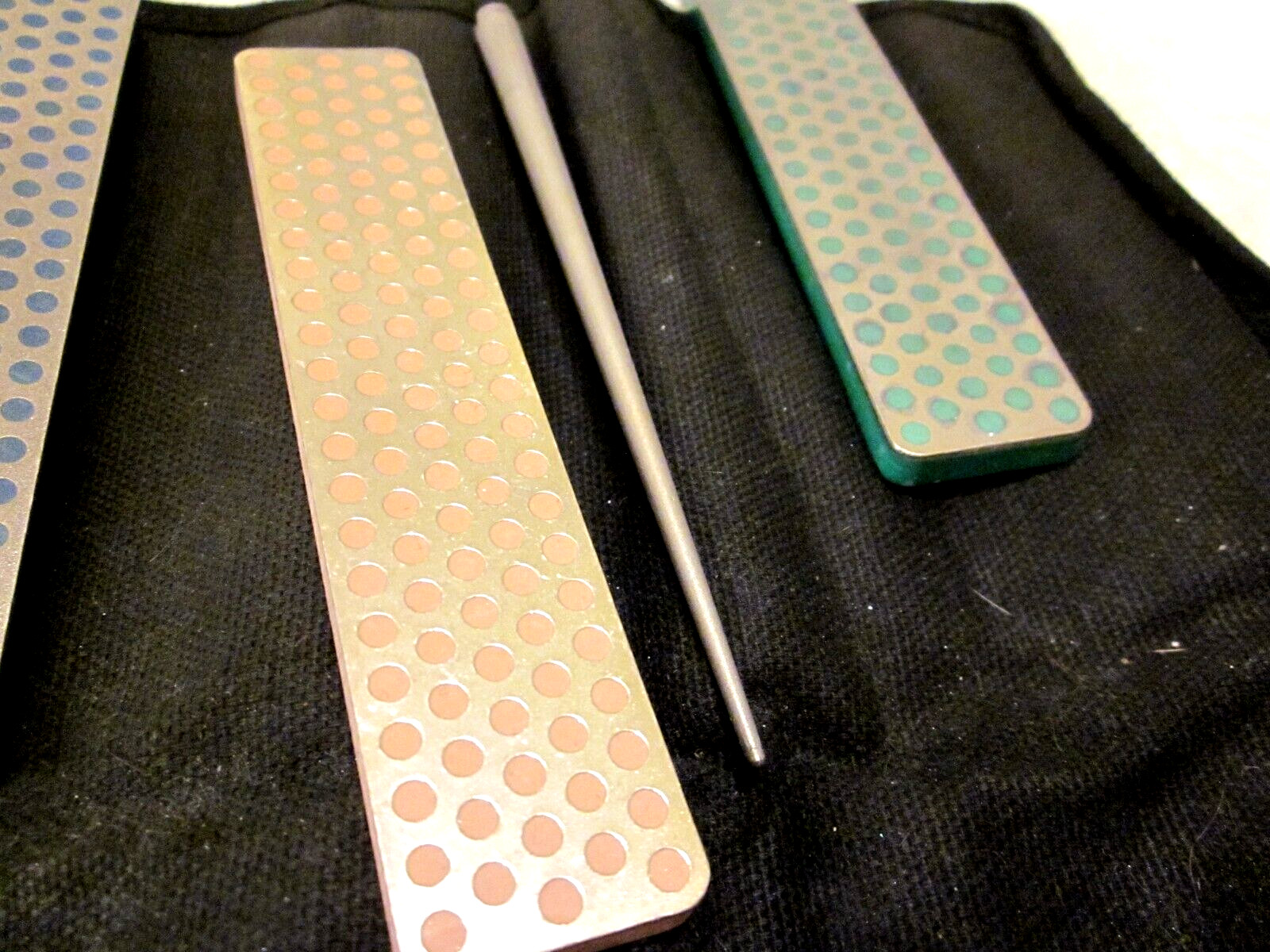 DMT Diafold Magna-Guide Sharpening System and 5 Stones