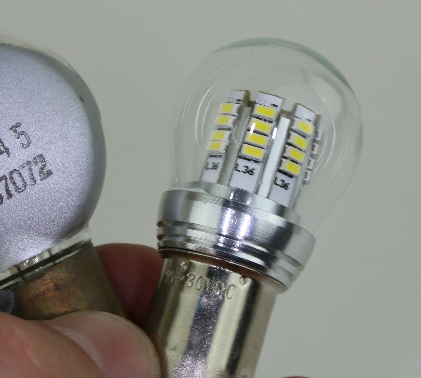 Whelen Grimes Nav Light Bulb FLASHING RA-7512 W1290 Position LED Bulbs - 12V 24V