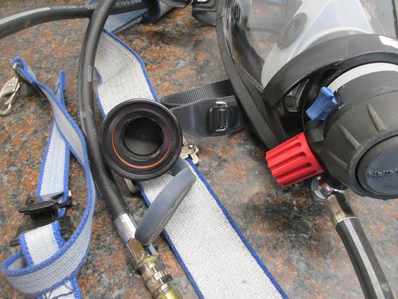 Honeywell P968410 Panther Hip Pac, Pressure Demand SAR, Escape Cylinder W/Mask