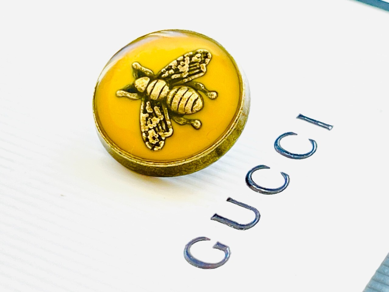 100% GUCCI Button 1 pieces Size 17 mm GG bees   💗💗💗