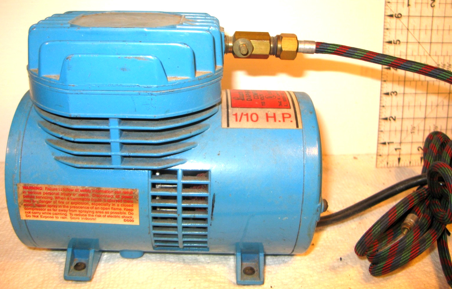 Paasche D500 Diaphragm Air Compressor 115V, 60Hz, 1/10 HP, 3 AMP w/ Air Brush