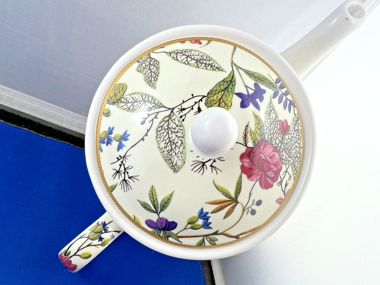 WILLIAM KILBURN Fine China 26oz Teapot Gift Boxed NEW UNUSED