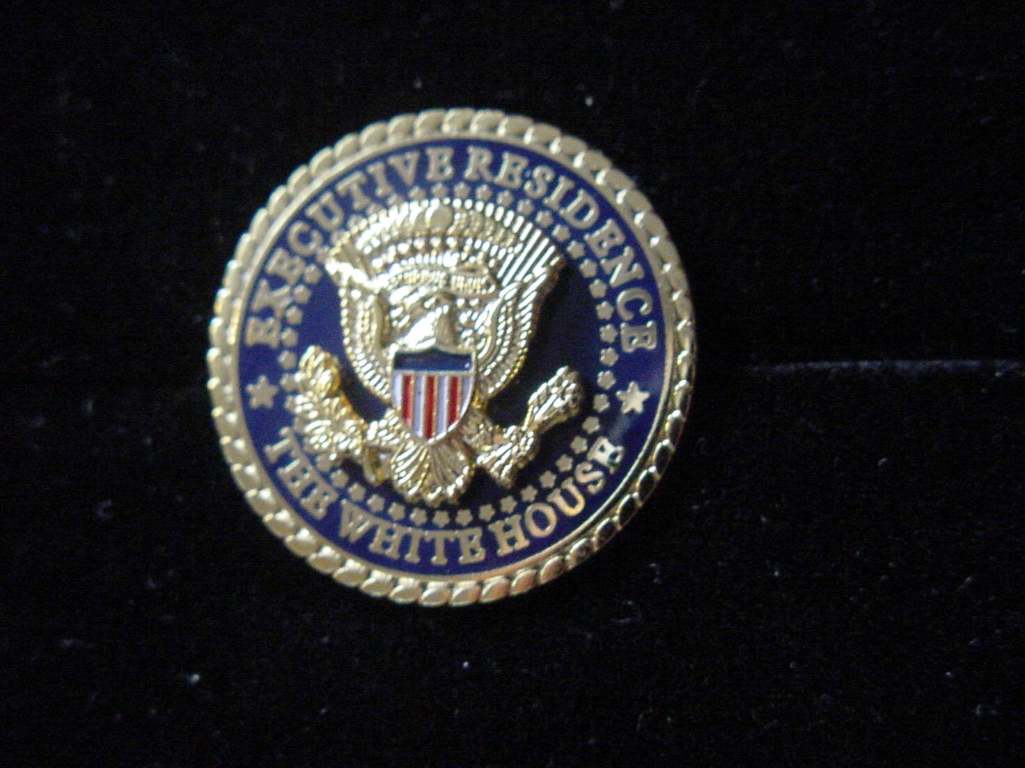 Presidential Official Issued White House Executive Residence Lapel Pin