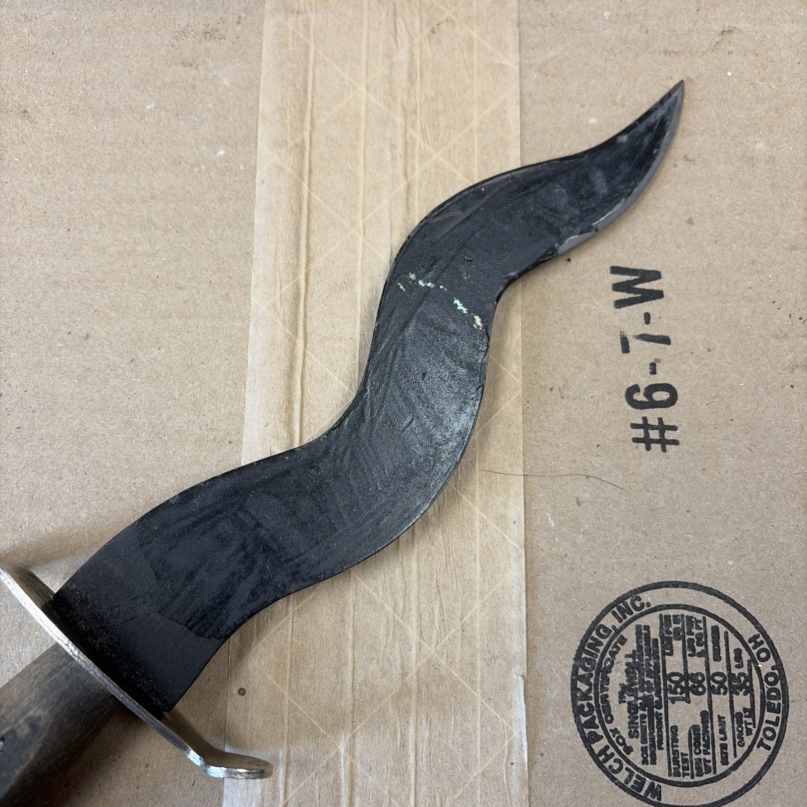 Dragon Wood Handle Wavy Throwing Dagger Knife 12-5/8” Long Blade Is Painted