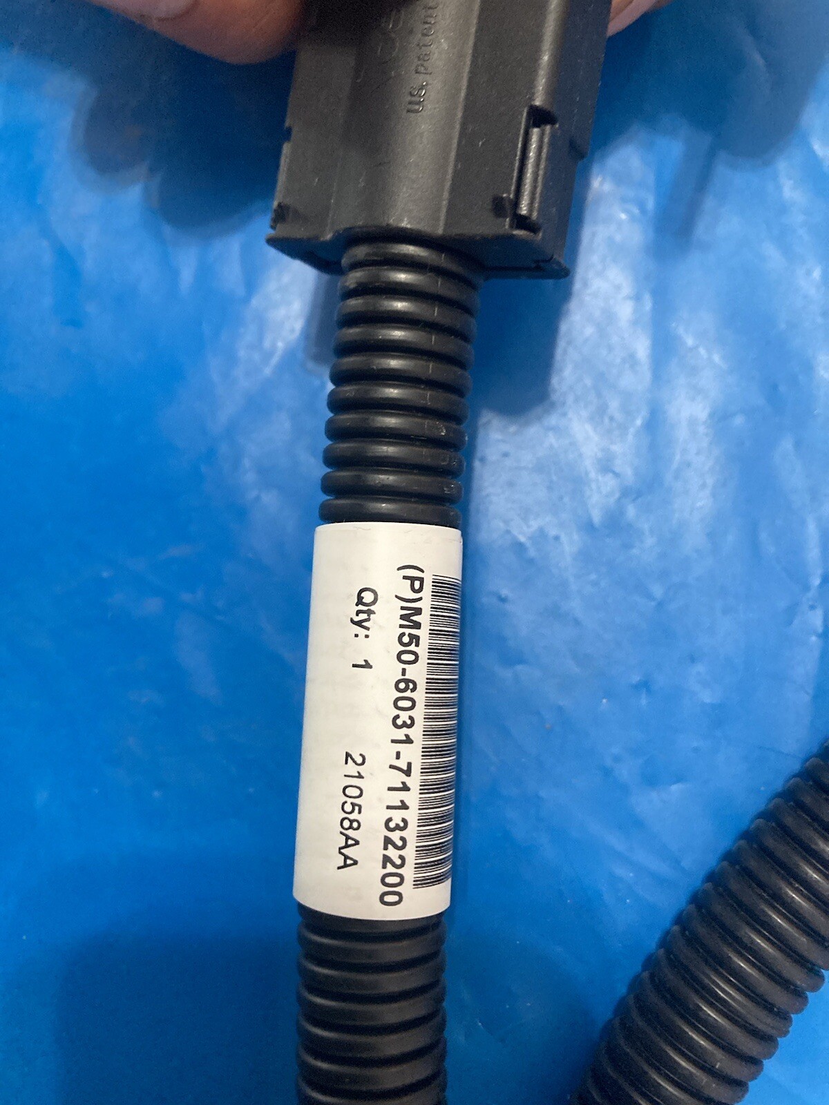 OEM PACCAR M50-6031-71132200 HOSE ASSY-HTD DEF PRESS Kenworth Peterbilt