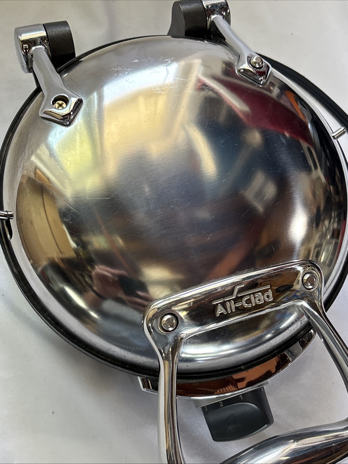 All-Clad Stainless Steel Classic Round Waffle Maker Type 6071