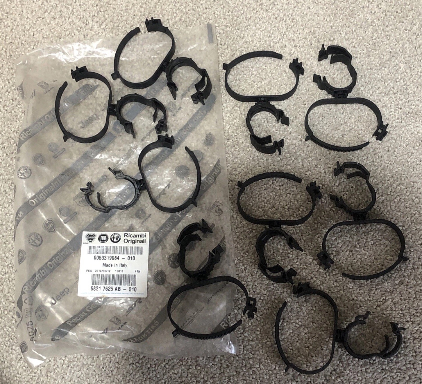 Mopar HVAC Heater Hose Retainer Clip 68217625ab Lot Of 9