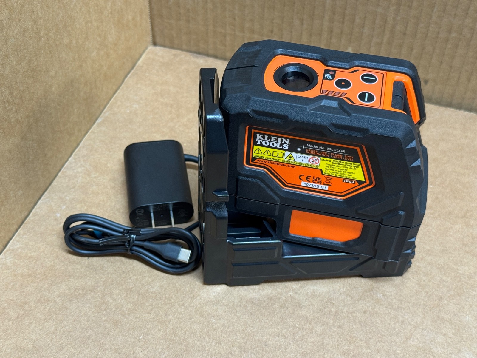KLEIN TOOLS [93LCLGR] GREEN CROSS LINE LASER SELF LEVEL & PLUMB SPOT COMBINATION