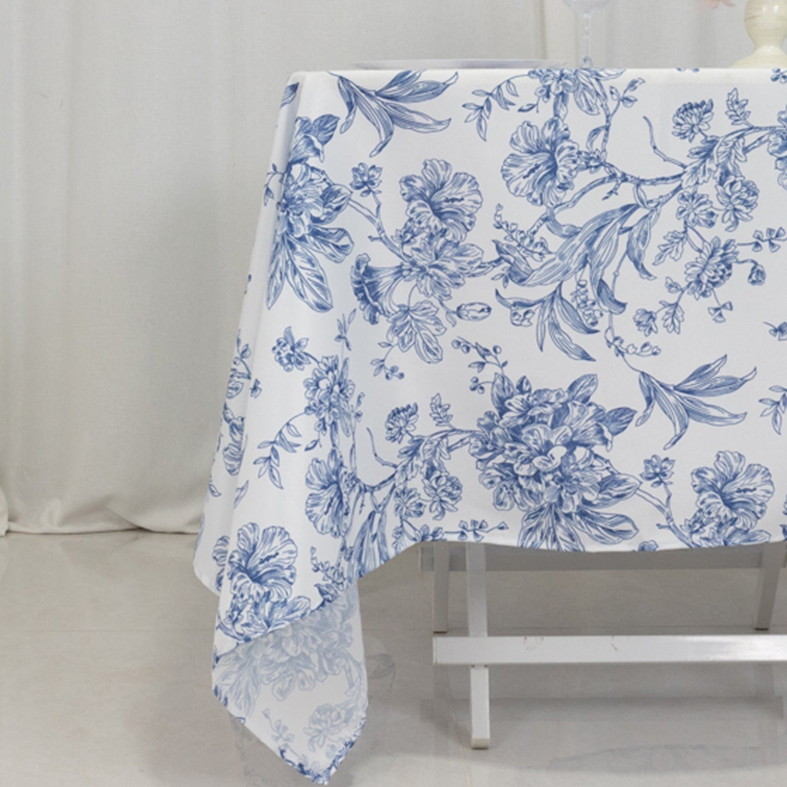 70" x 70" Blue French Toile Pattern Polyester Square Tablecloth Disposable