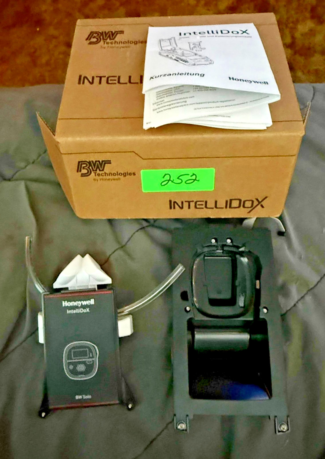 DX-NEST-SOLO Honeywell IntelliDoX Nest for Honeywell BW Solo Docking Station