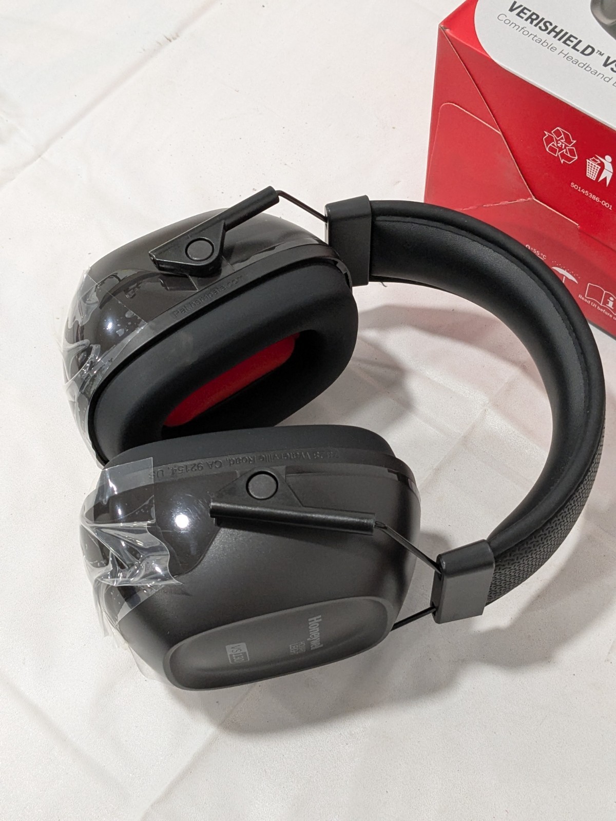 Honeywell VeriShield 100 Series Passive Earmuffs VS130, 30 NRR, Black 1035108-VS