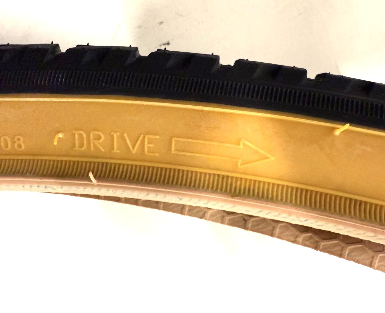 Pair (Lot of 2) Kenda 700x35c Bicycle Bike Tires Wire Bead 50-85PSI K197-007 New