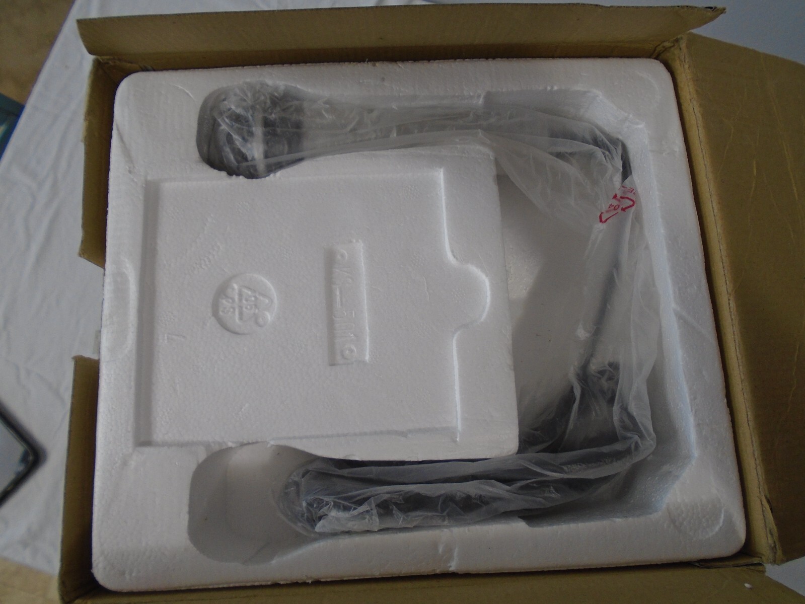 Craig CD+ Graphics Karaoke System w/ 5" Monitor & Video Camera CG8400 BRAND NEW