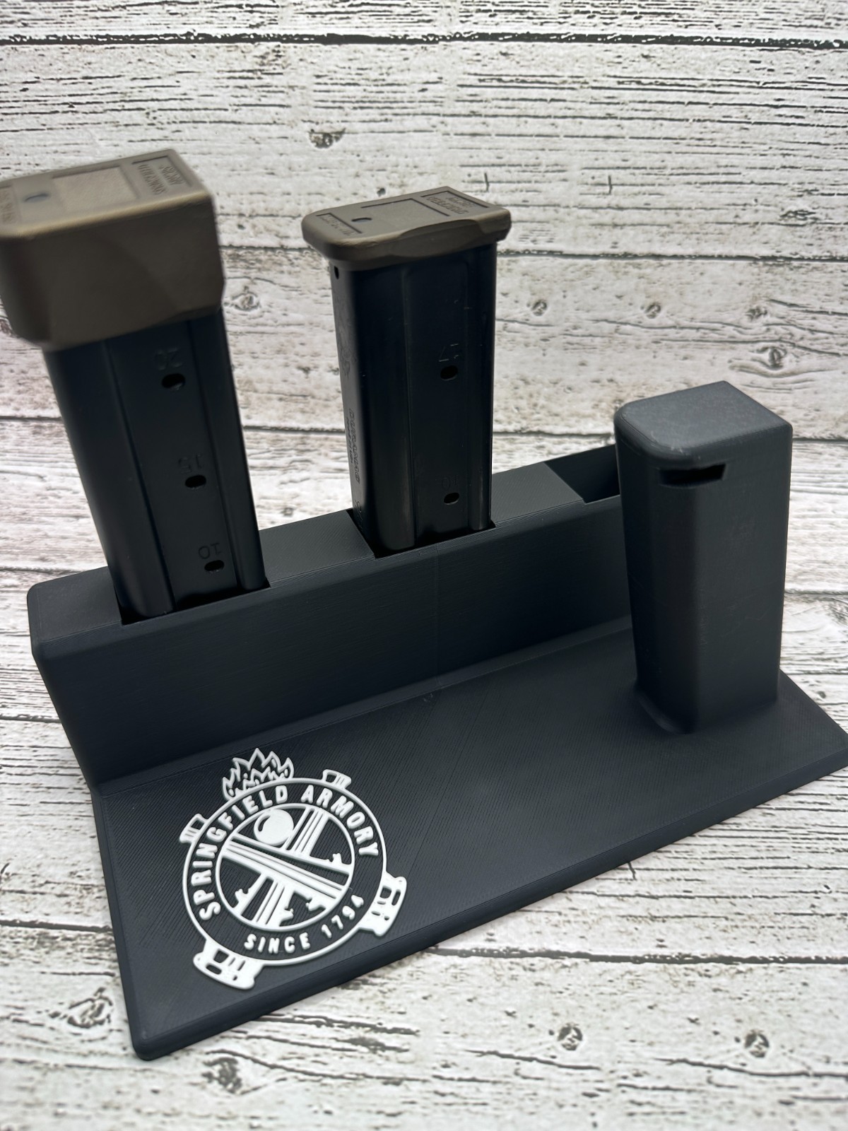 Springfield Prodigy Pistol Display Stand + 3 Mag Holder – Black Polymer