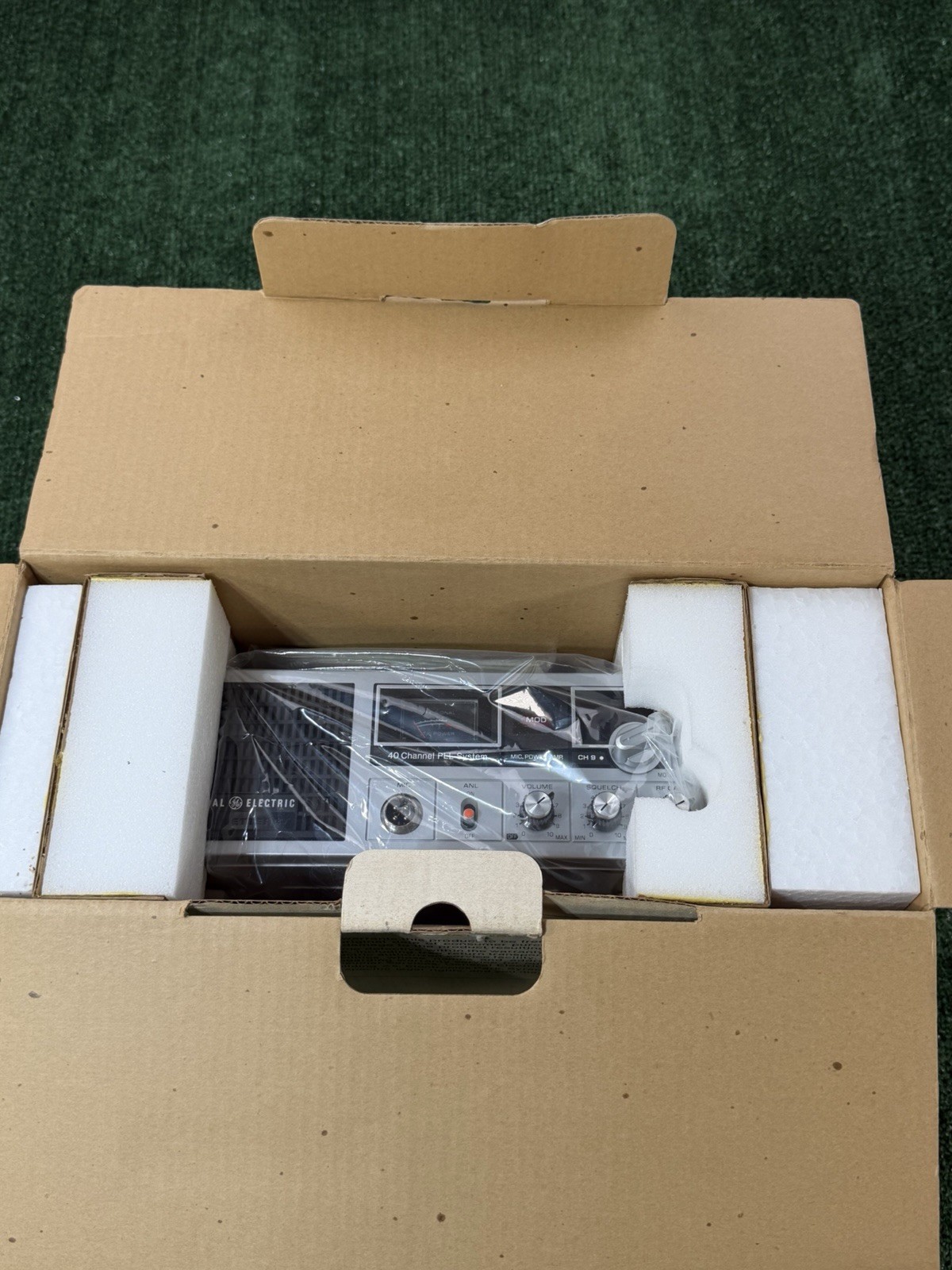 Vintage GE General Electric 3-5869a CB Radio 40 Channel PLL System BRAND NEW!!!