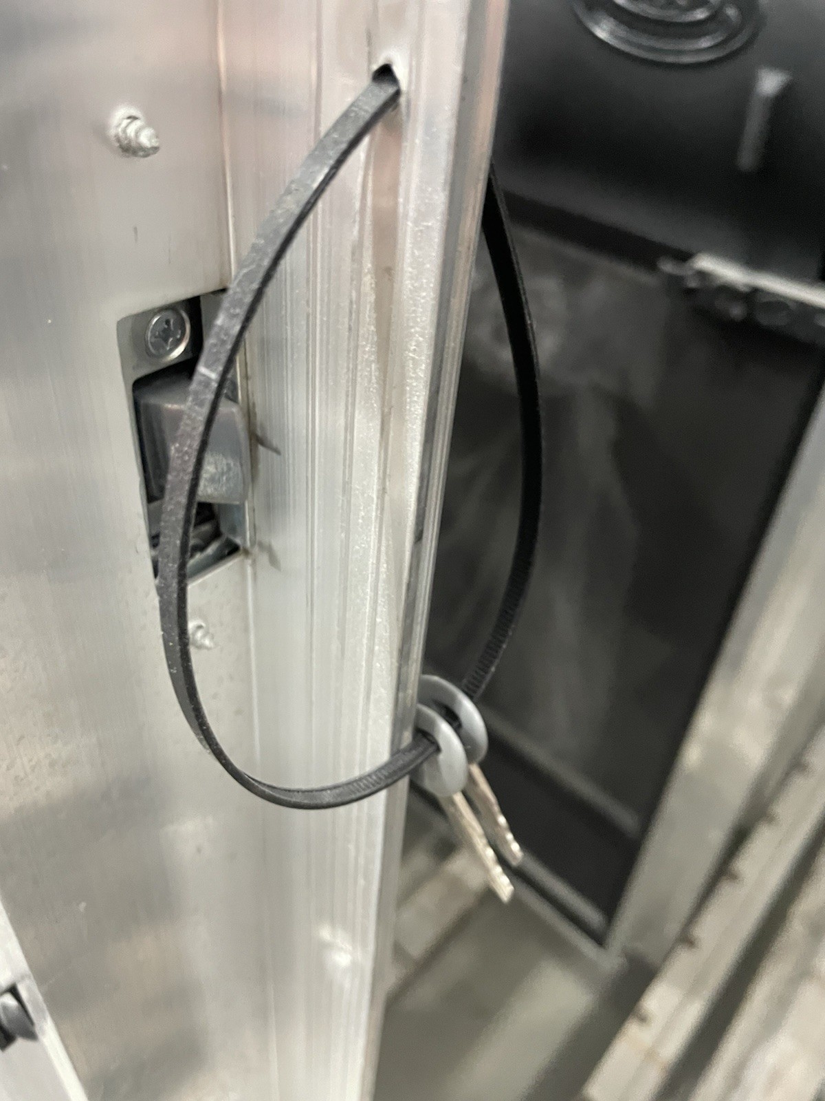 NEW Lippert 950 Series Radius-Corner RV Trailer ENTRY DOOR SCREEN/LATCH 28" x 78