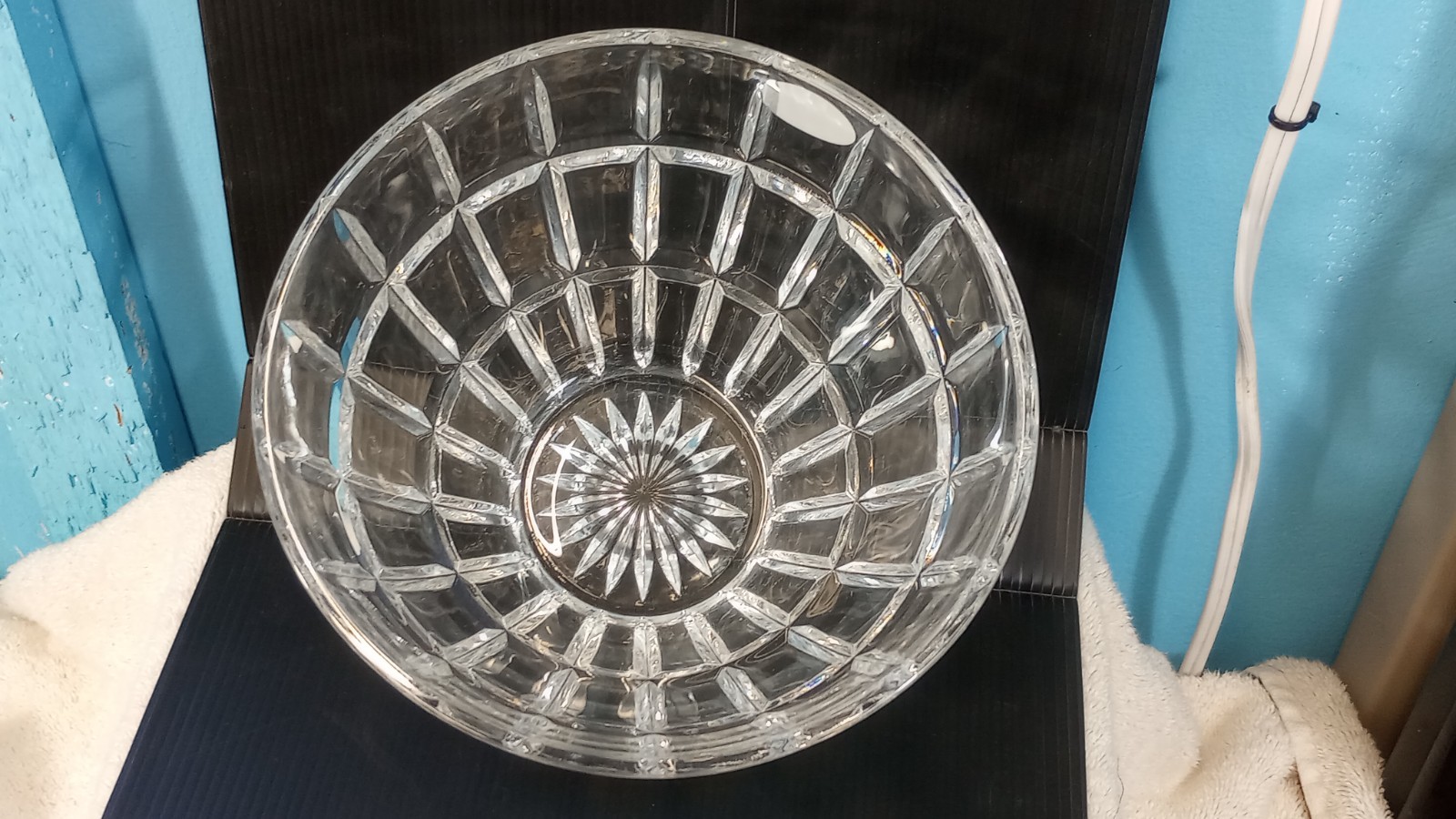 Fifth Avenue Crystal Emerald Bowl 7"