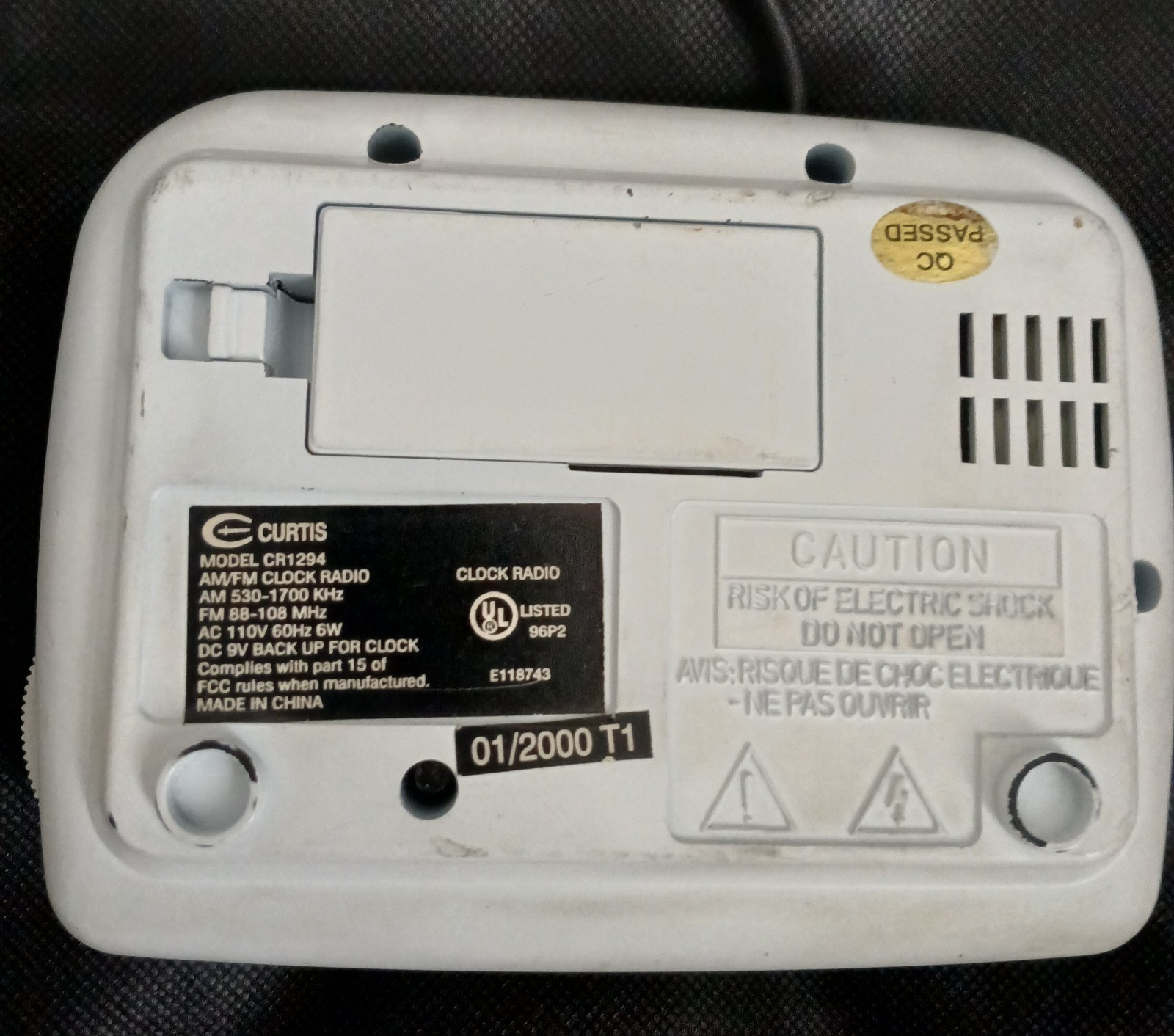 Vintage 2000 Curtis Clear Green LED AM/FM Alarm Clock