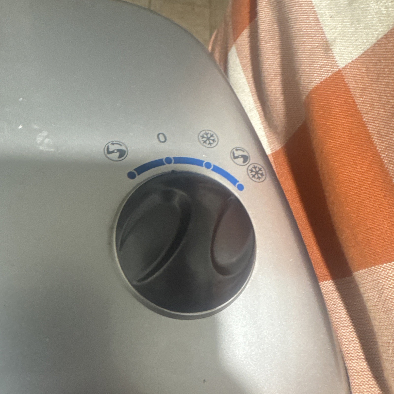 DeLonghi GM6000 Ice Cream Gelato Maker Self-Refrigerating Compressor