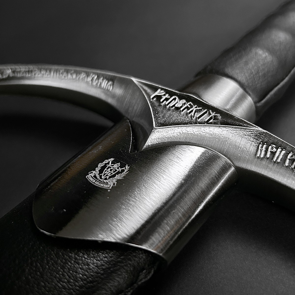 41.25" One Hand Medieval Sword Dull Blade Carbon Steel With Faux Leather Wrapped