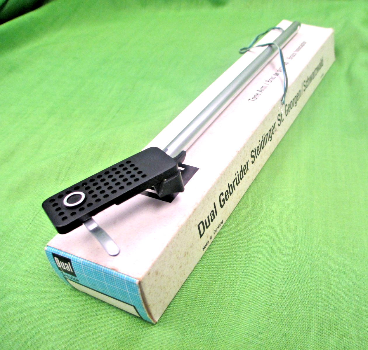 DUAL TURNTABLE CS  604 TONE ARM WITH HEAD & WIRING NEW  IN CARTON  PT  # 244-466