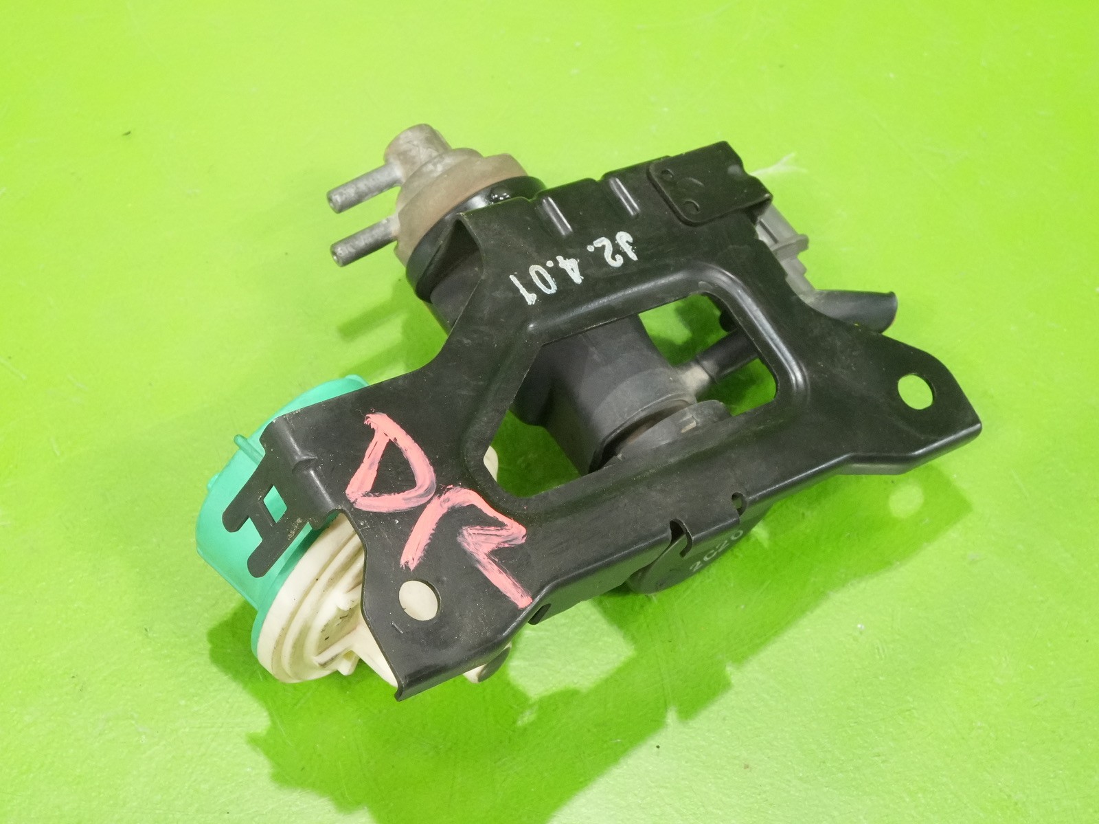 92-95 Civic OEM vacuum control valve + frequency solenoid 17290-PY3-901 Accord