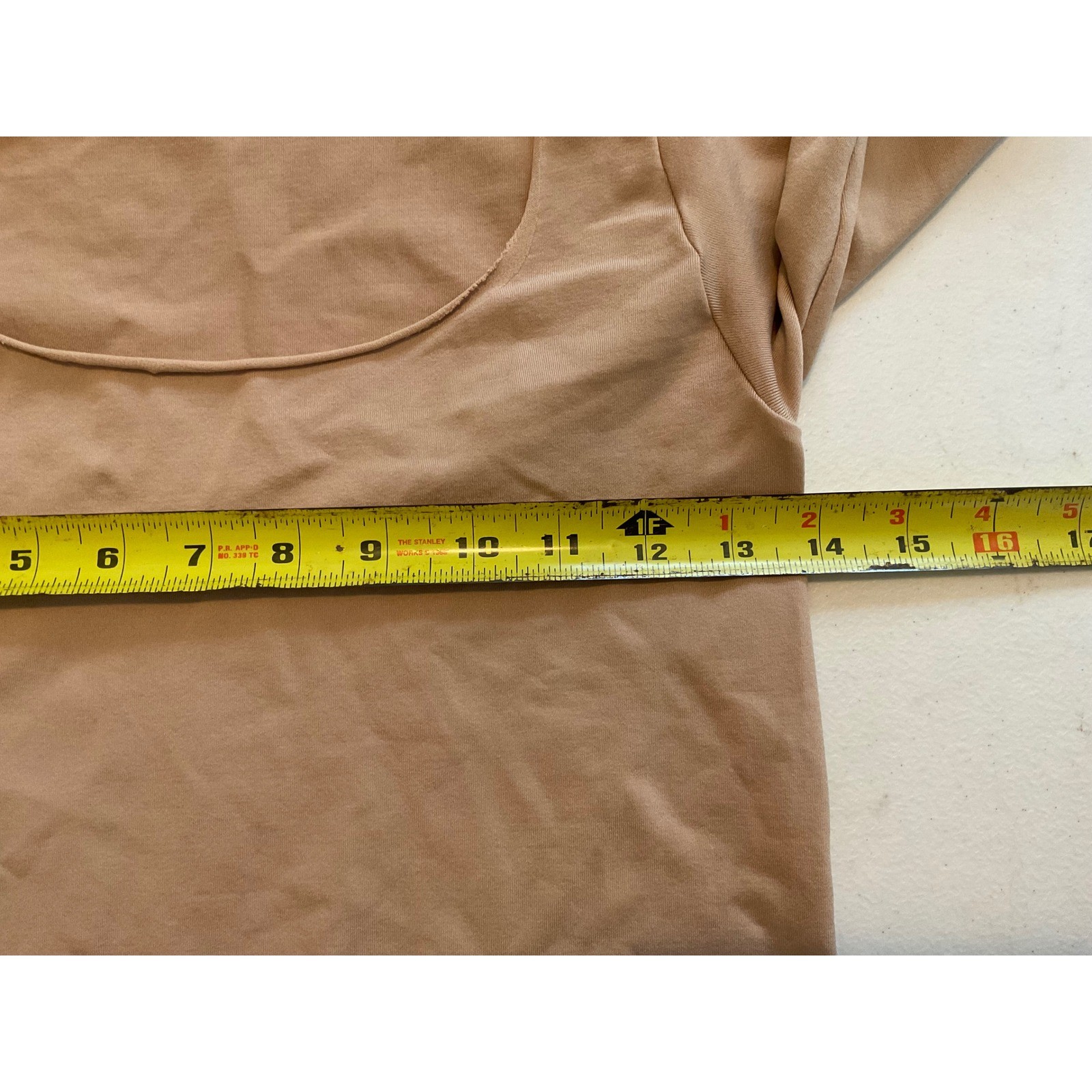 SKIMS Essential Long Sleeve Scoop Neck Bodysuit Sand Nude L/XL RN158973