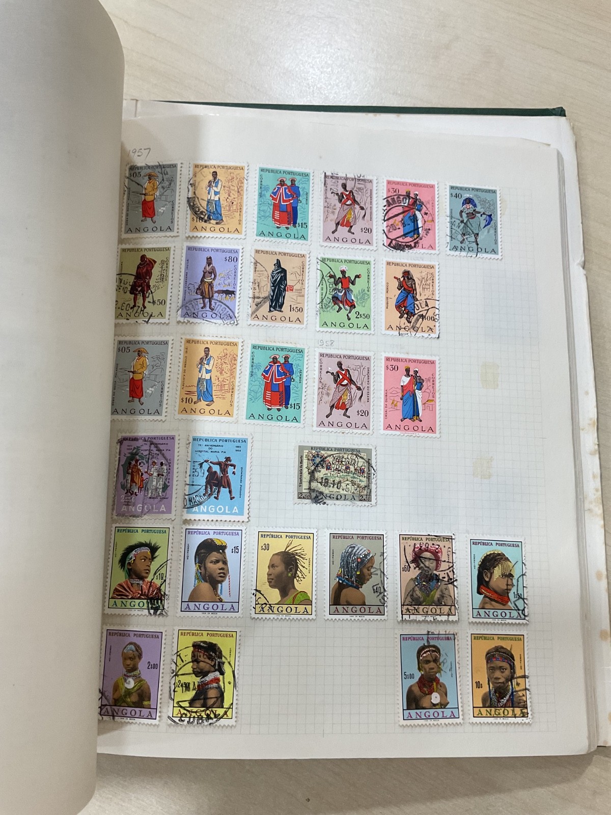 Portugal + colonies stamps. 1870 - 1979. Mint/used. Album G/101