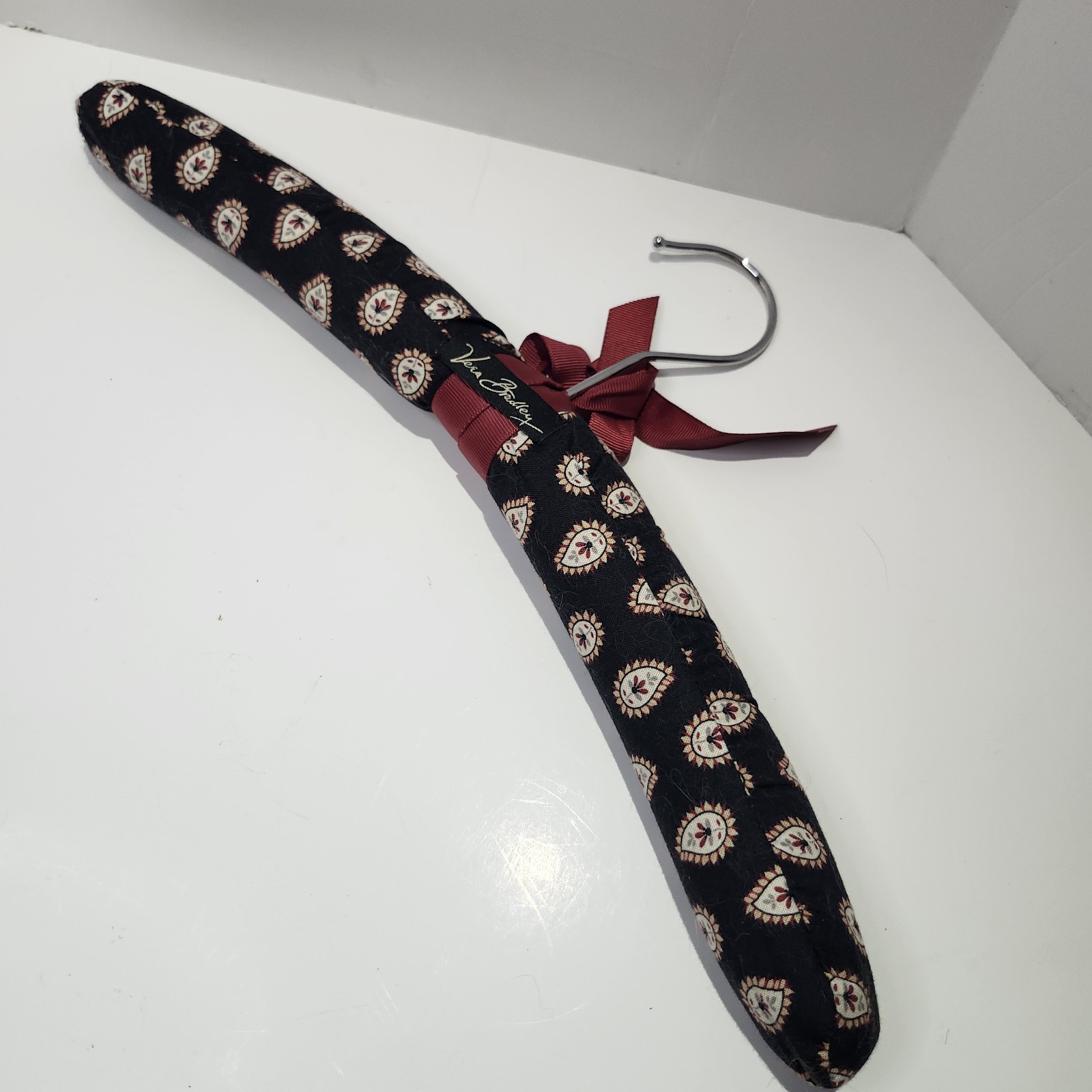 VERA BRADLEY Hanger  Padded Paisley